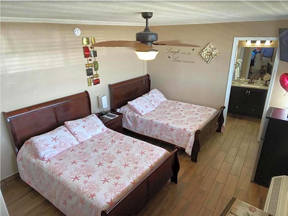 Ocean View Renovated Condo With Pool - DAYTONA BEACH