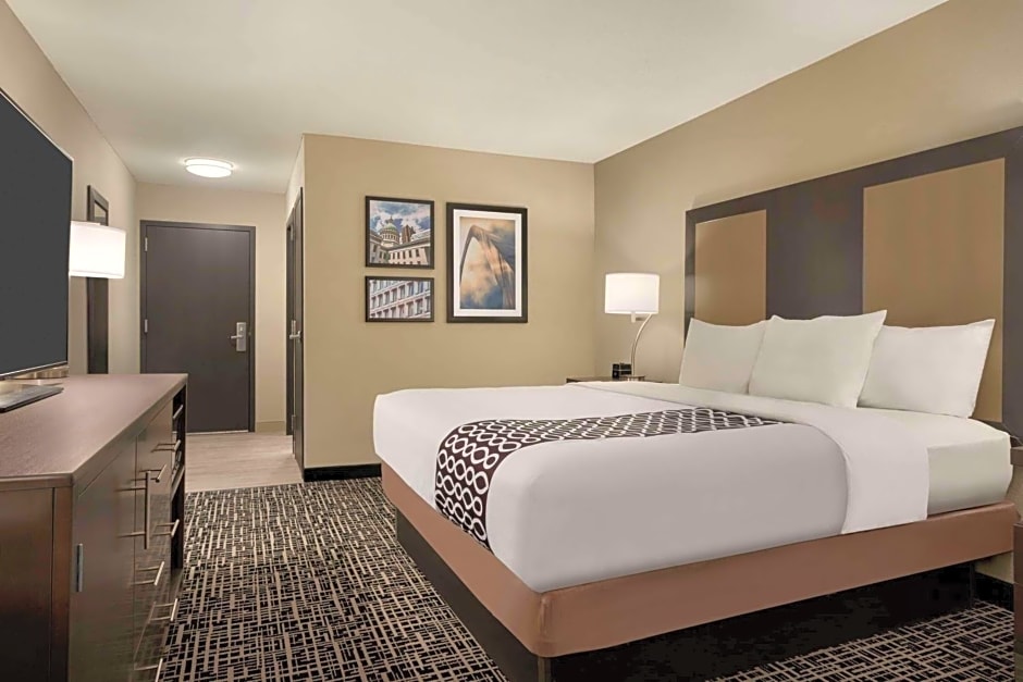 La Quinta Inn & Suites by Wyndham St Louis Route 66