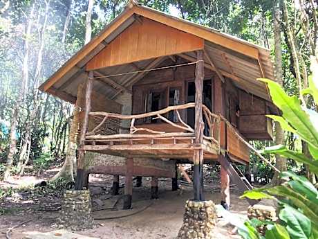 Bungalow with Garden View