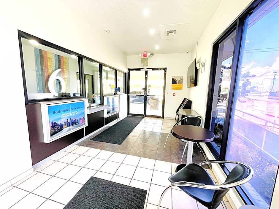 Motel 6-Duncanville, TX - Dallas