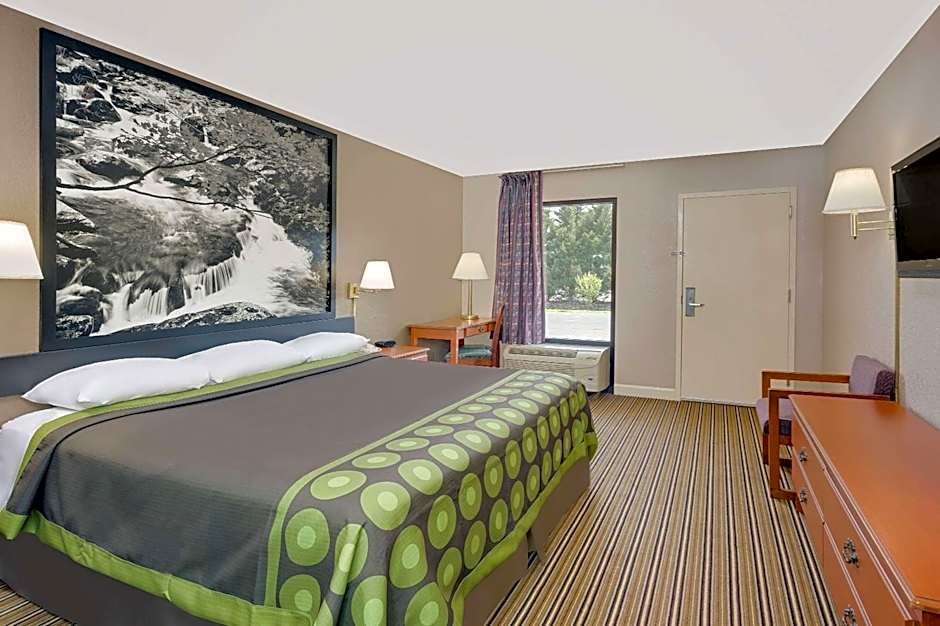 Super 8 by Wyndham Athens