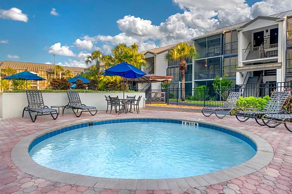 Parkway International Resort