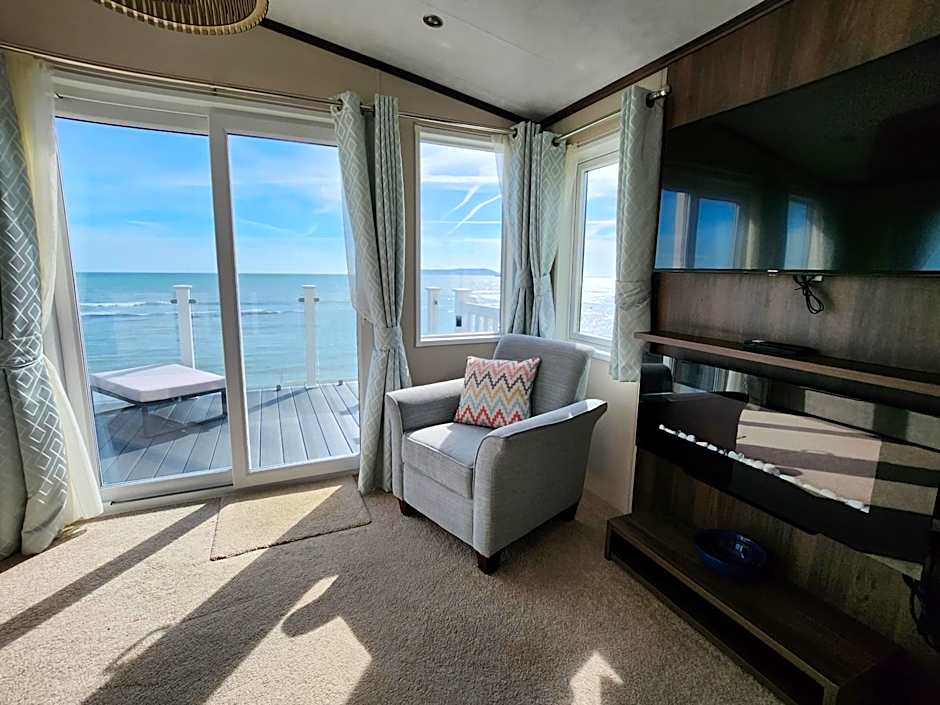 Pemberton Avon pitch 30 Creek Caravan Park dog friendly