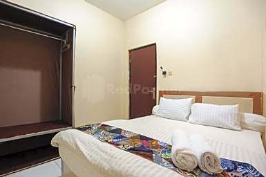 SRB near Mall Ciputra CIbubur Mitra RedDoorz