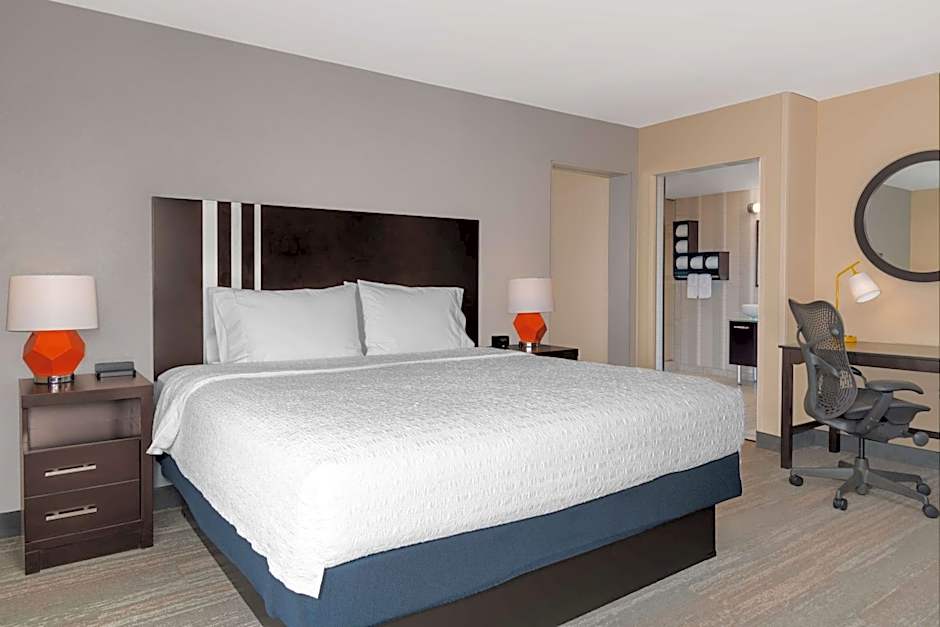Hampton Inn By Hilton & Suites Madison Downtown