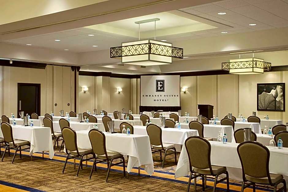 Embassy Suites By Hilton Hotel St. Louis-Airport