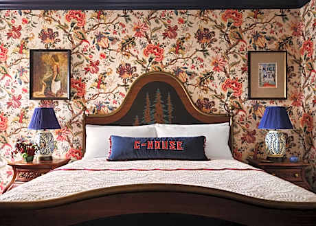 Graduate King Room - Hearing Accessible