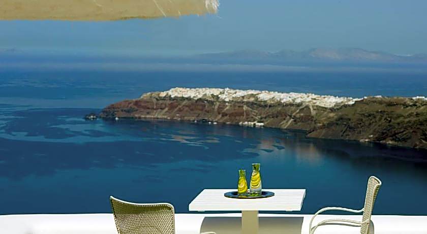 White Santorini Suites & Spa