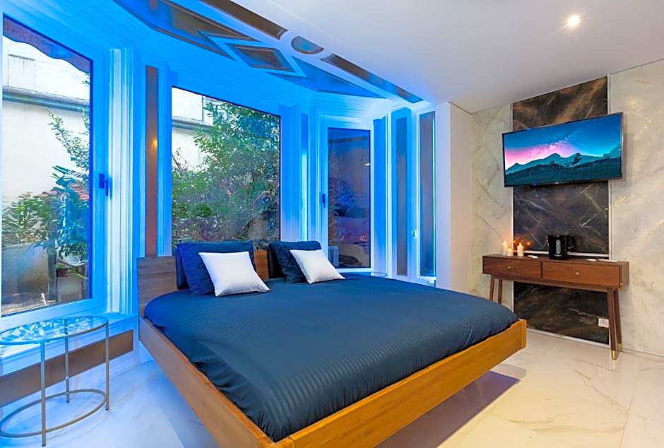 ART & SPA Luxury bedroom at the heart historical center