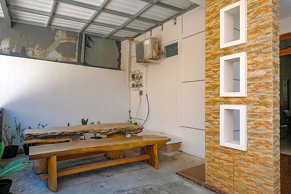 RedDoorz near Majapahit Semarang