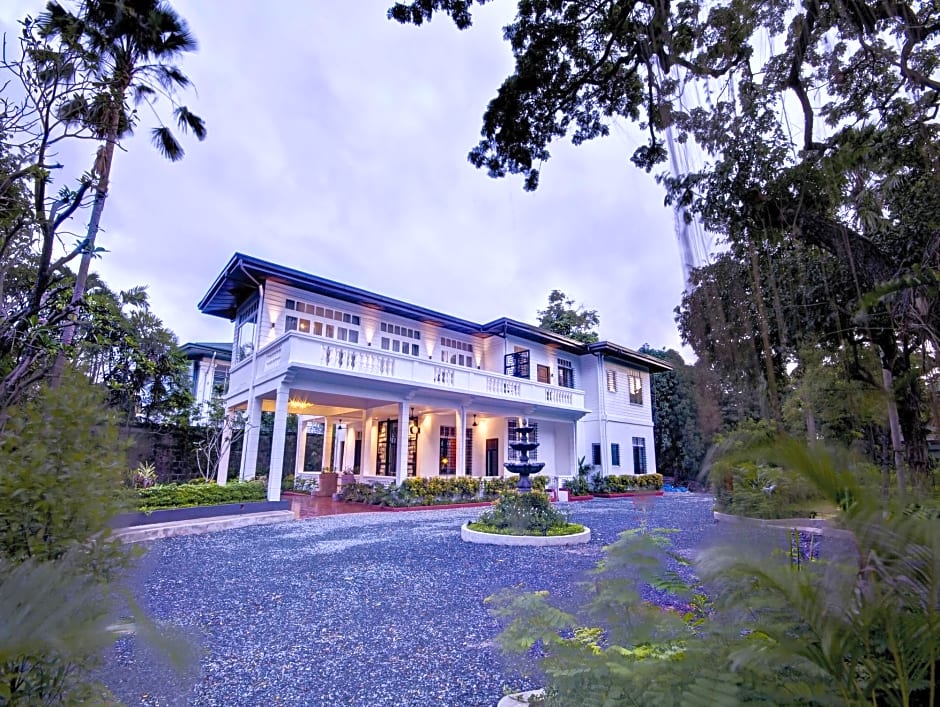 The Henry Hotel Manila