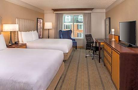 Queen Room with Two Queen Beds - Hearing Access