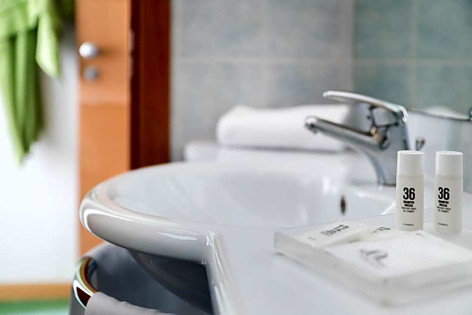 LH Hotel Arca Street Art