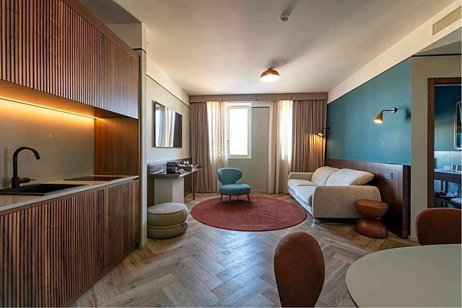 Visionair Suites & SPA-Room Only e Honesty Bar