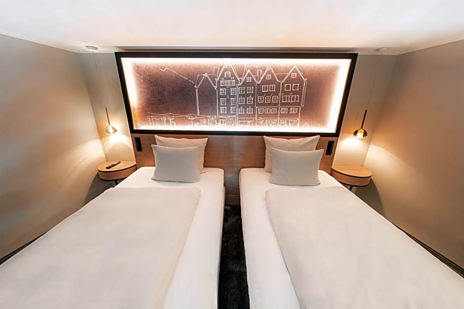 Wasserturm Hotel Cologne, Curio Collection by Hilton