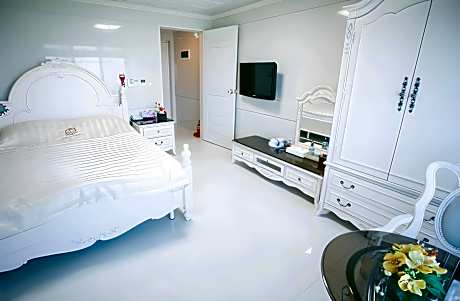 Annex Building Standard Double Room (100 meters from the main building)