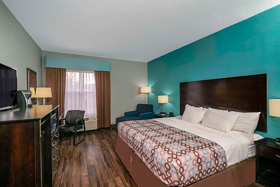 La Quinta Inn & Suites by Wyndham Knoxville East