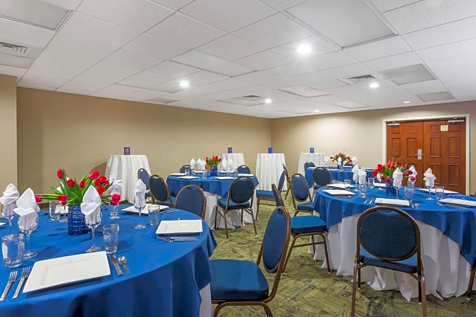 Hawthorn Extended Stay by Wyndham Naples