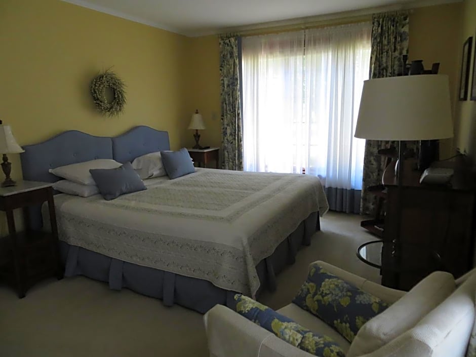 Cedar Gables Bed & Breakfast