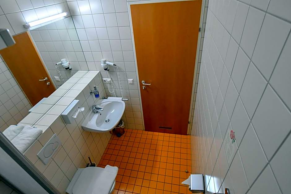 Motel55 - nettes Hotel mit Self Check-In in Villach, Warmbad