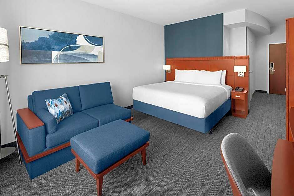Courtyard by Marriott Santa Clarita Valencia
