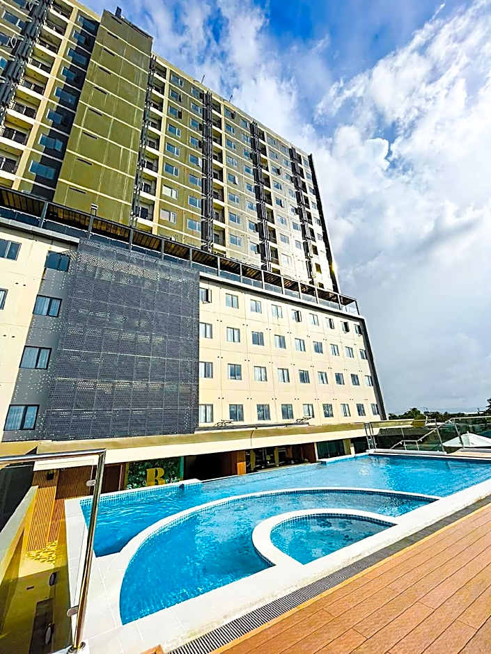 Uma Hotel And Residences 