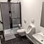BUSINESS-MOTEL free WiFi & massage, air-con, XXL-Parking