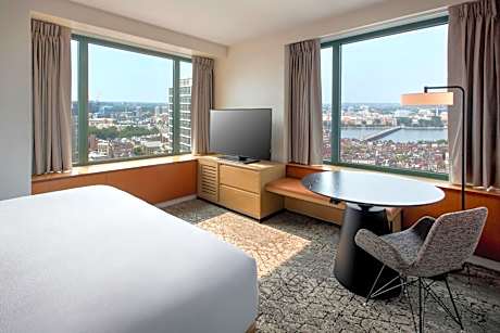 One Bedroom Suite, 1 Bedroom Suite, 1 King, Sofa bed