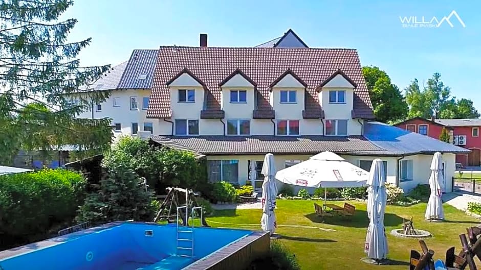 Willa Białe Piaski Pokoje i Noclegi Białogóra