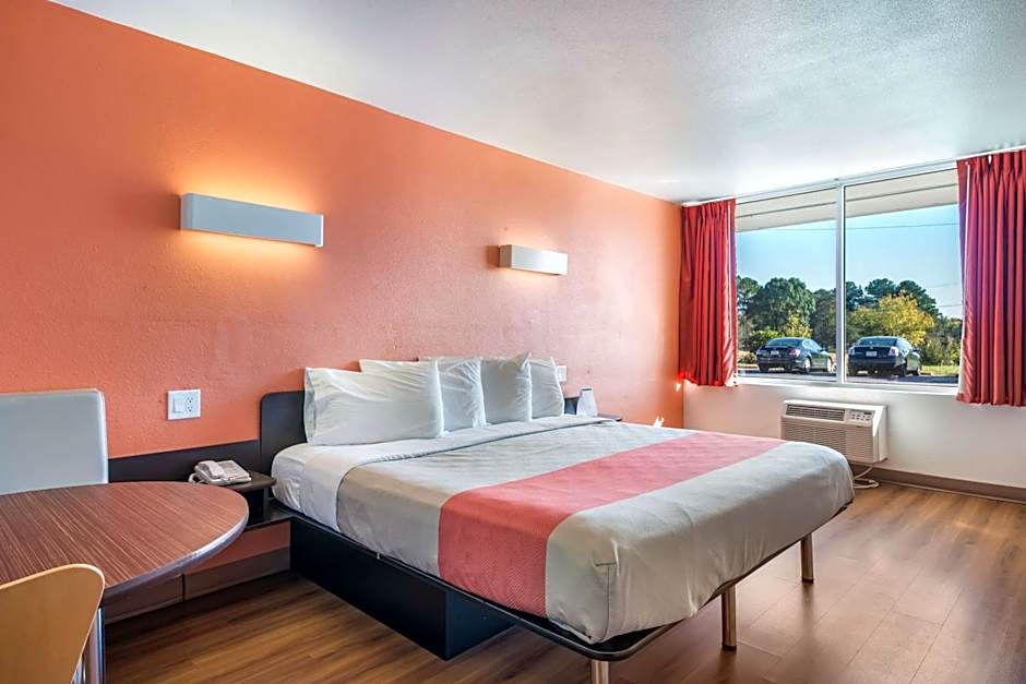 Motel 6-Connellys Springs, NC