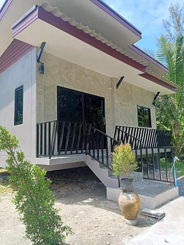 Lanta Buddy Resort , Long Beach