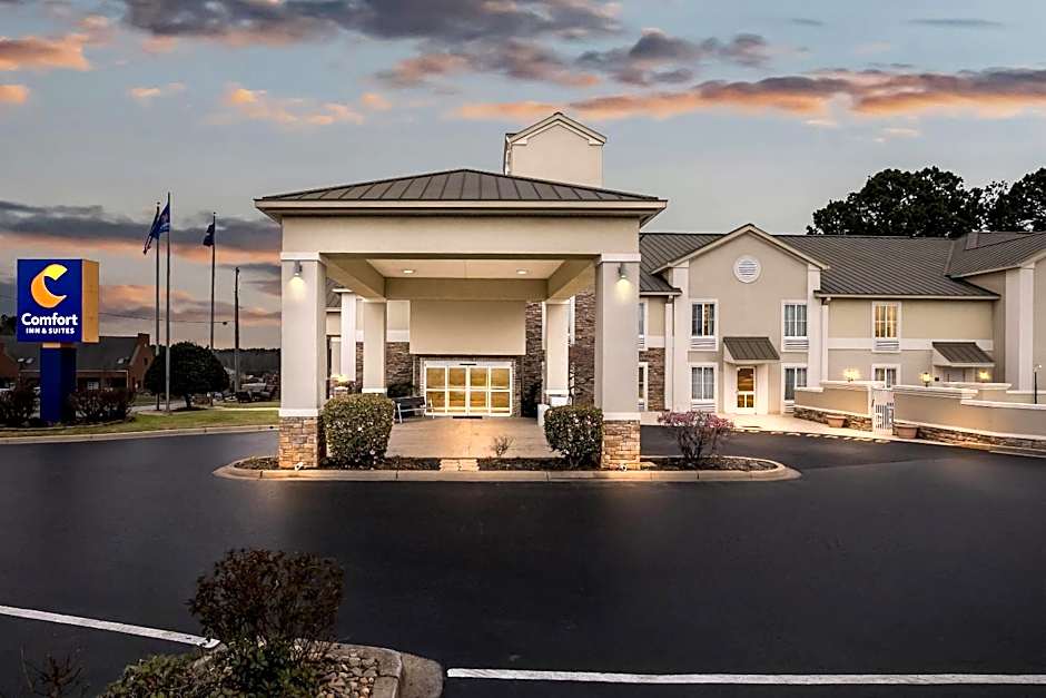 Comfort Inn & Suites Greenwood near University