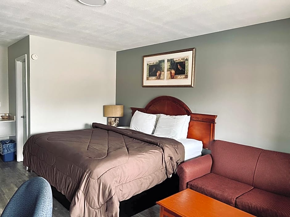 Ozark Inn & Suites