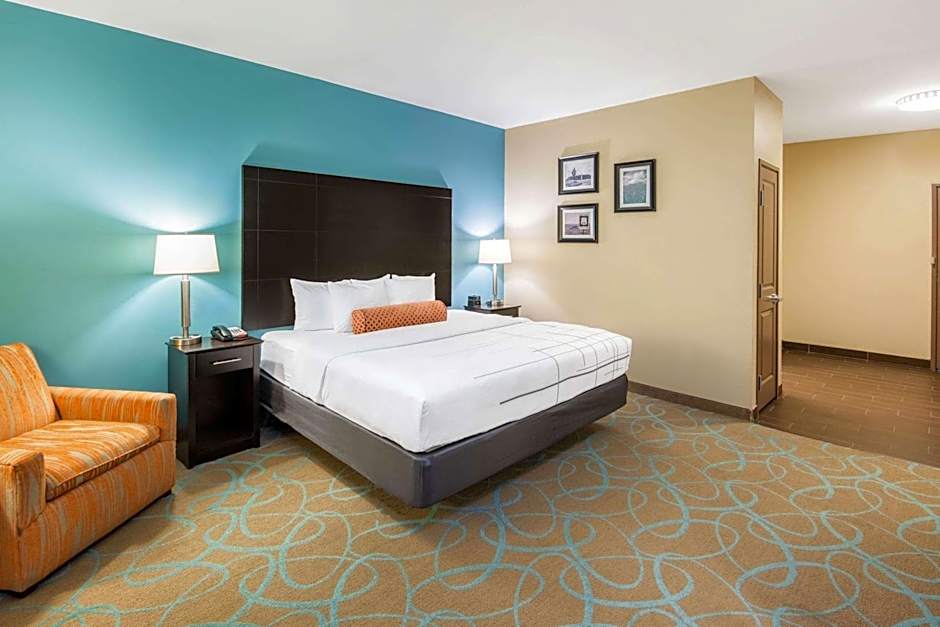 La Quinta Inn & Suites by Wyndham Clinton Historic Route 66