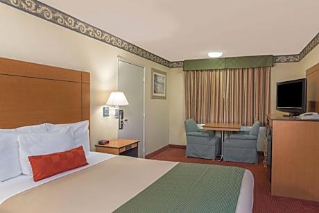 Standard Queen Room - Non Smoking