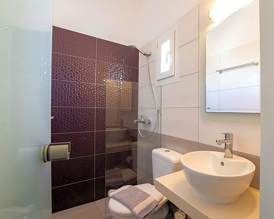 Eleftheria Hotel & Apartments