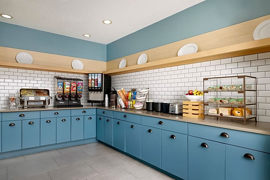 Country Inn & Suites by Radisson, Springfield, OH