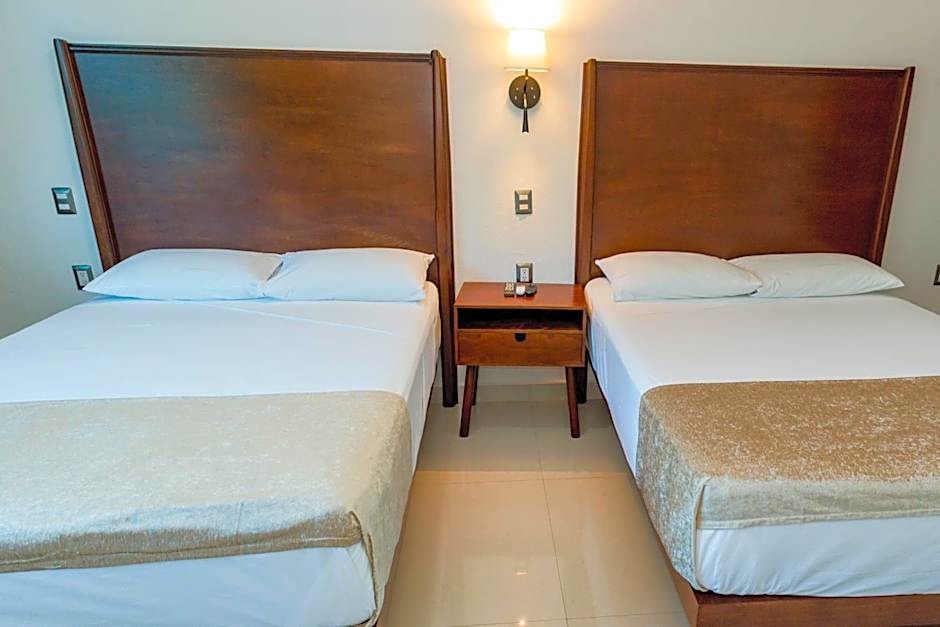 LA LOMA SUITES