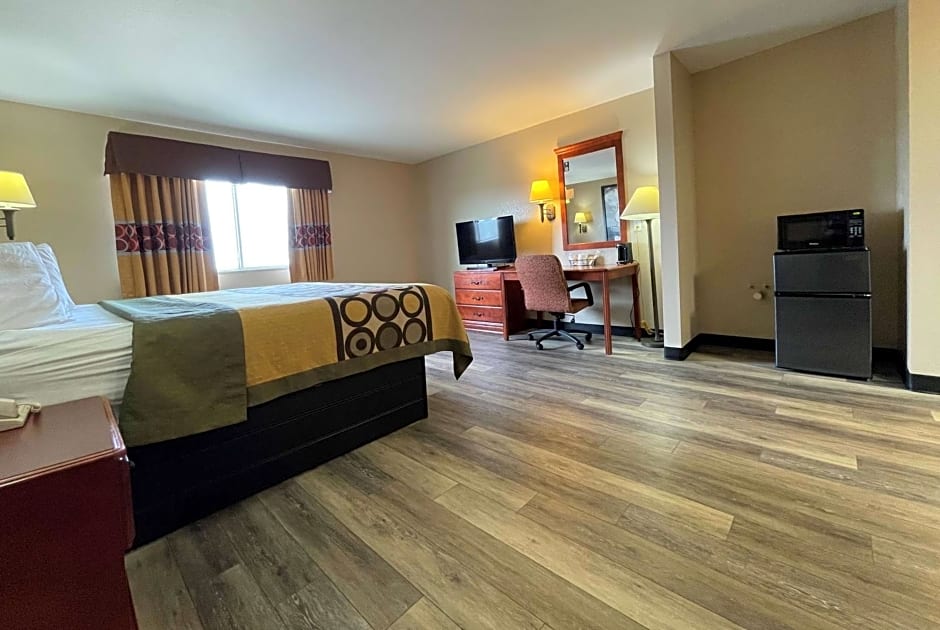 Super 8 by Wyndham Rolla