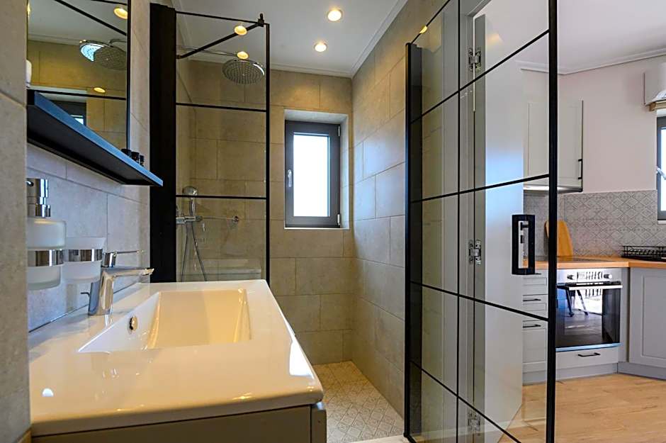 Kannas Mani Luxury Suites -Adults Friendly 14 Plus