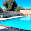 Toppers Motel