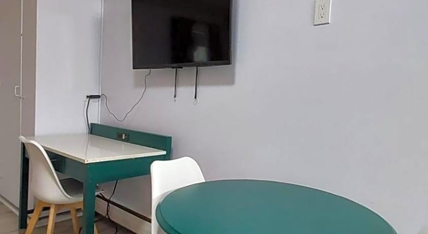 Village Motel by OYO