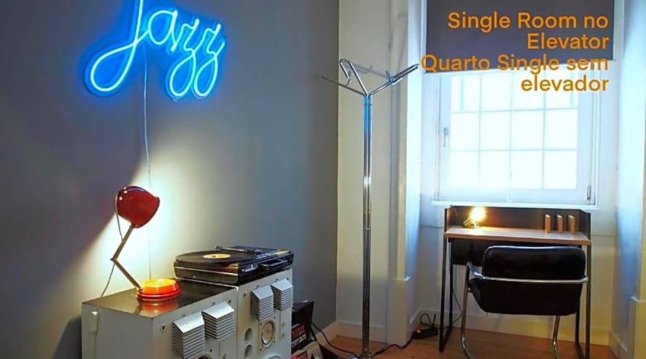 Living Lounge Hostel