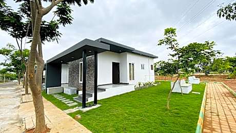 Canterbury Hillview by Tripvillas