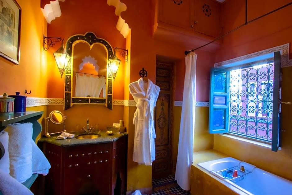 Riad Kaiss By Anika