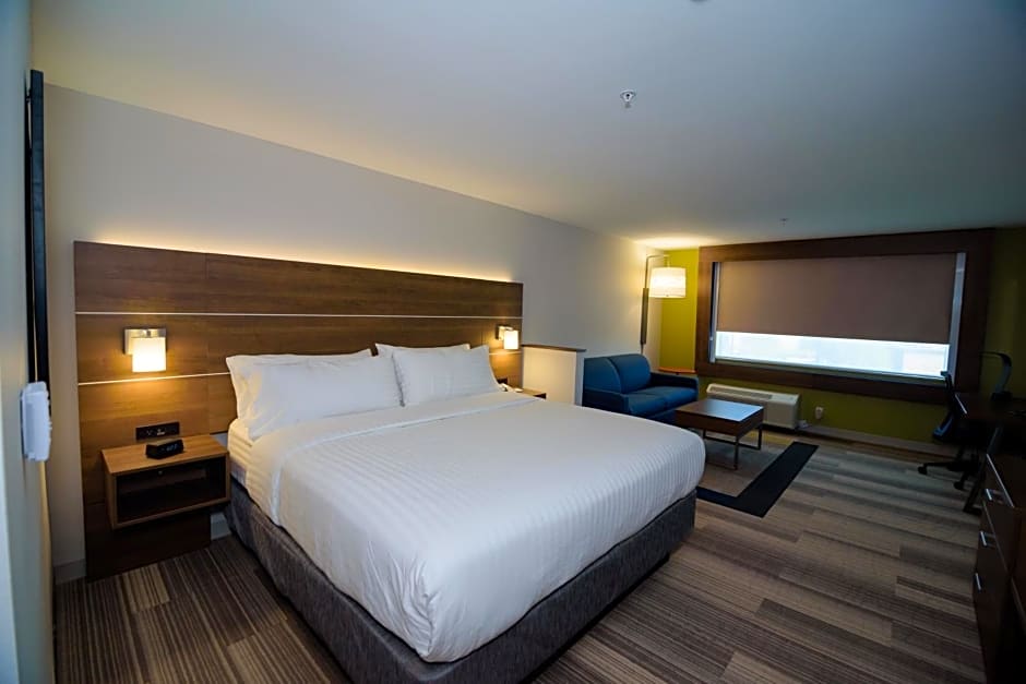 Holiday Inn Express & Suites McKinney - Frisco East, an IHG Hotel