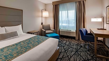 Accessible - 1 King Mobacc Bathtb Pillow Micrfg Nsmk Full Breakfast