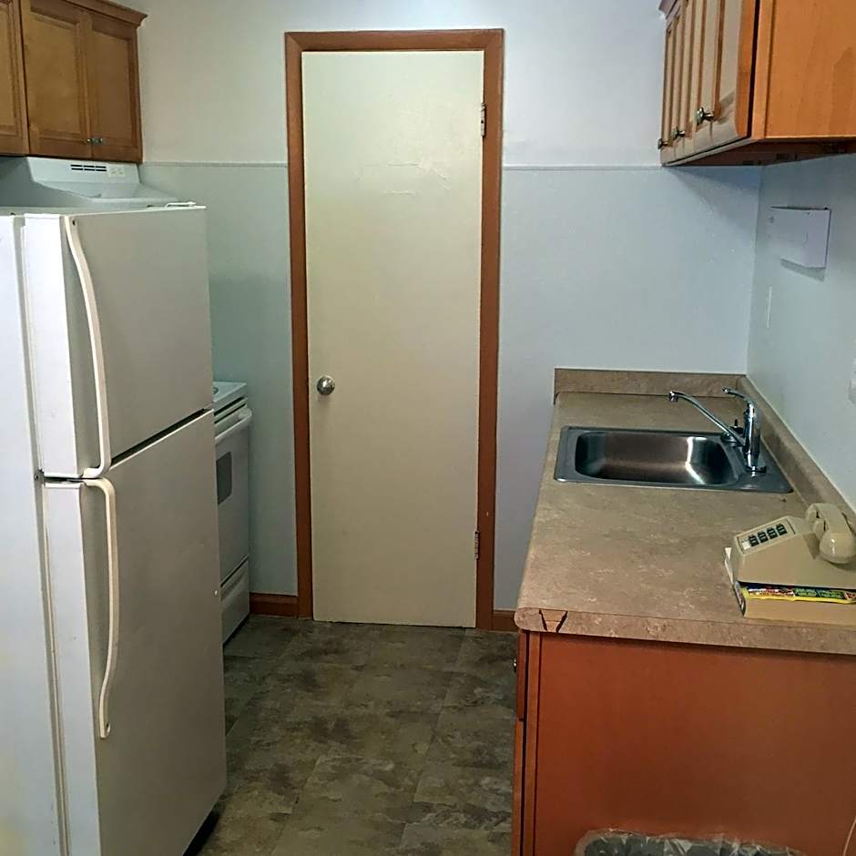MacThrift Motor Inn