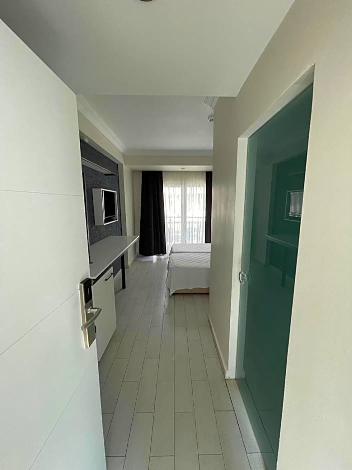 Cle Beach Boutique Hotel