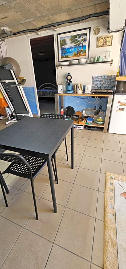 Studio Tranquillo avec piscine et salle de sport